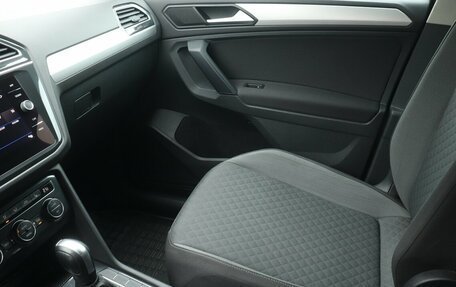 Volkswagen Tiguan II, 2020 год, 2 544 000 рублей, 16 фотография