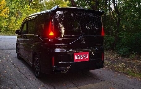 Honda Stepwgn IV, 2021 год, 1 900 000 рублей, 5 фотография