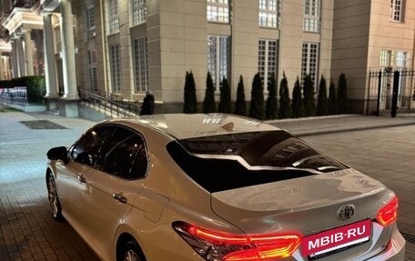 Toyota Camry, 2020 год, 2 790 000 рублей, 4 фотография