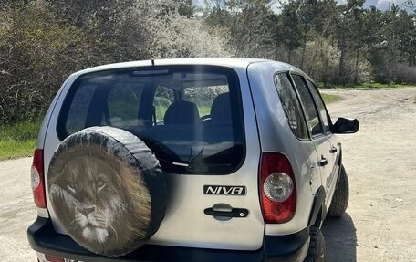 Chevrolet Niva I рестайлинг, 2003 год, 390 000 рублей, 3 фотография