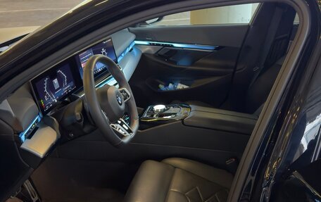 BMW 5 серия, 2024 год, 8 150 000 рублей, 2 фотография