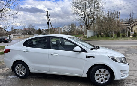 KIA Rio III рестайлинг, 2013 год, 890 000 рублей, 5 фотография