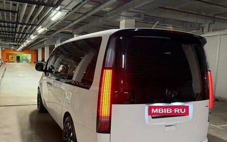 Hyundai Staria, 2021 год, 5 750 000 рублей, 4 фотография