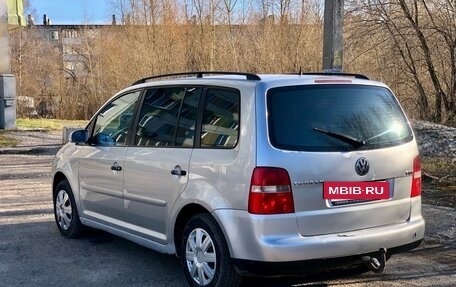 Volkswagen Touran III, 2006 год, 295 000 рублей, 2 фотография