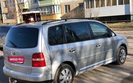 Volkswagen Touran III, 2006 год, 295 000 рублей, 4 фотография