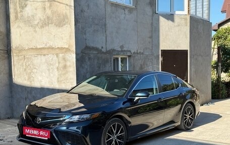 Toyota Camry, 2021 год, 2 790 000 рублей, 3 фотография