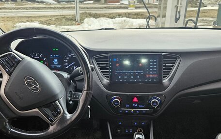 Hyundai Solaris II рестайлинг, 2017 год, 1 245 000 рублей, 11 фотография