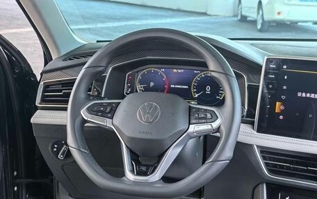 Volkswagen Tiguan, 2025 год, 4 250 000 рублей, 15 фотография
