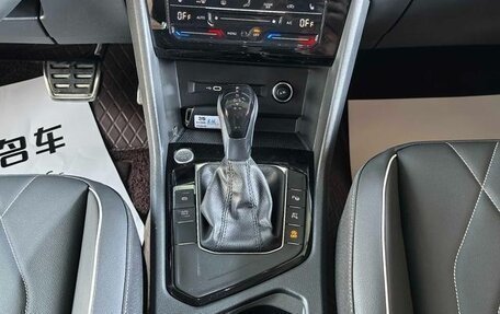 Volkswagen Tiguan, 2025 год, 4 250 000 рублей, 23 фотография