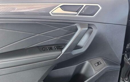 Volkswagen Tiguan, 2025 год, 4 250 000 рублей, 24 фотография