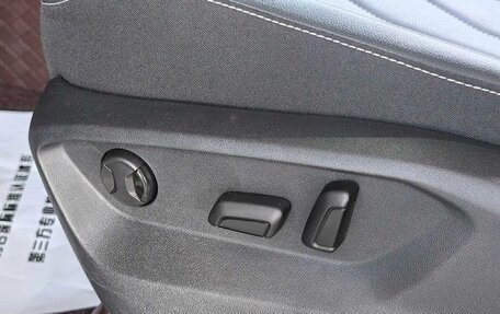 Volkswagen Tiguan, 2025 год, 4 250 000 рублей, 32 фотография