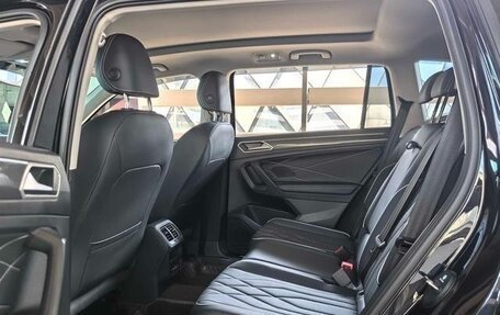 Volkswagen Tiguan, 2025 год, 4 250 000 рублей, 30 фотография