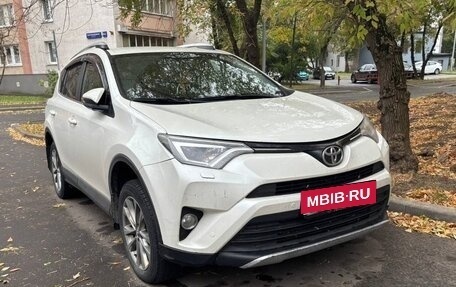 Toyota RAV4, 2017 год, 1 830 000 рублей, 1 фотография