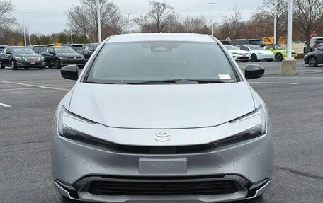 Toyota Prius IV XW50, 2024 год, 4 210 000 рублей, 3 фотография