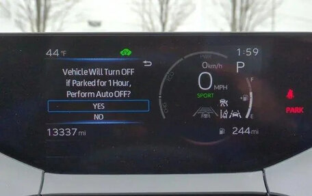 Toyota Prius IV XW50, 2024 год, 4 210 000 рублей, 7 фотография