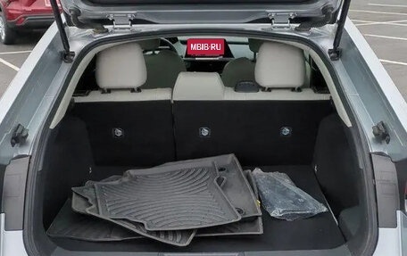 Toyota Prius IV XW50, 2024 год, 4 210 000 рублей, 8 фотография