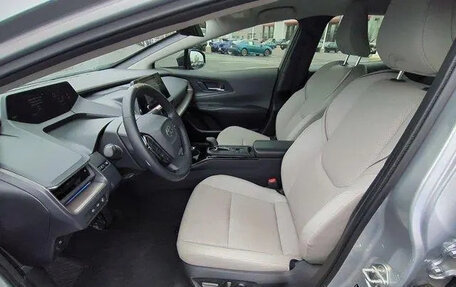 Toyota Prius IV XW50, 2024 год, 4 210 000 рублей, 13 фотография