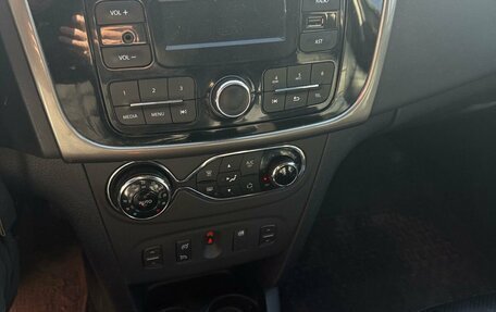 Renault Sandero II рестайлинг, 2018 год, 949 000 рублей, 3 фотография