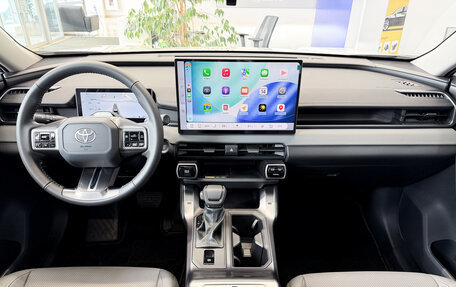 Toyota RAV4, 2026 год, 4 500 000 рублей, 17 фотография