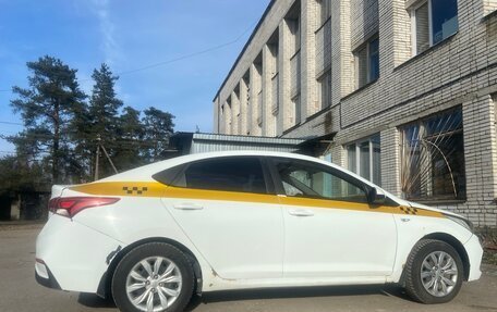 Hyundai Solaris II рестайлинг, 2018 год, 800 000 рублей, 4 фотография