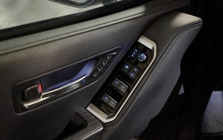 Toyota Land Cruiser, 2024 год, 22 000 000 рублей, 10 фотография