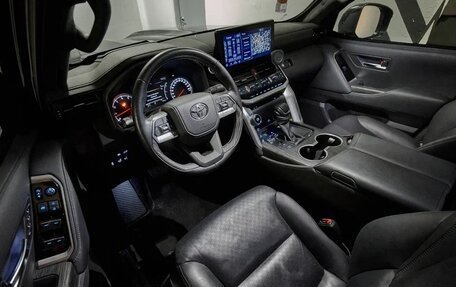 Toyota Land Cruiser, 2024 год, 22 000 000 рублей, 9 фотография