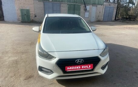 Hyundai Solaris II рестайлинг, 2018 год, 800 000 рублей, 3 фотография