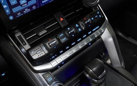 Toyota Land Cruiser, 2024 год, 22 000 000 рублей, 14 фотография