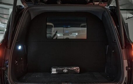 Toyota Land Cruiser, 2024 год, 22 000 000 рублей, 30 фотография