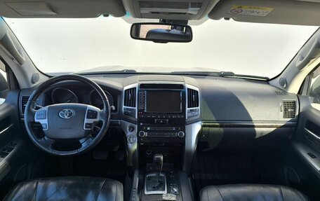 Toyota Land Cruiser 200, 2015 год, 3 580 000 рублей, 9 фотография