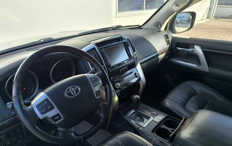 Toyota Land Cruiser 200, 2015 год, 3 580 000 рублей, 10 фотография