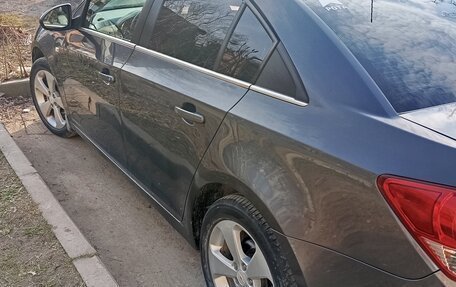 Chevrolet Cruze II, 2010 год, 700 000 рублей, 4 фотография