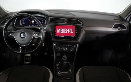 Volkswagen Tiguan II, 2019 год, 1 875 000 рублей, 10 фотография