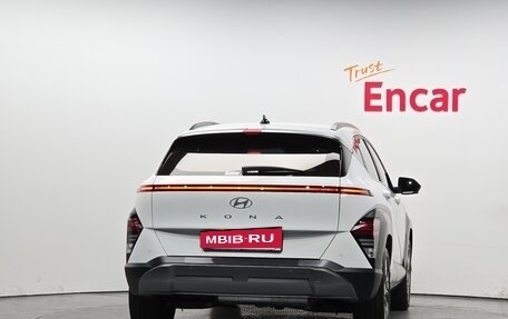 Hyundai Kona, 2025 год, 3 300 000 рублей, 4 фотография