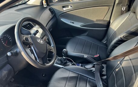 Hyundai Solaris II рестайлинг, 2011 год, 690 000 рублей, 8 фотография