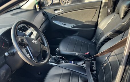 Hyundai Solaris II рестайлинг, 2011 год, 690 000 рублей, 7 фотография