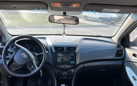 Hyundai Solaris II рестайлинг, 2011 год, 690 000 рублей, 12 фотография