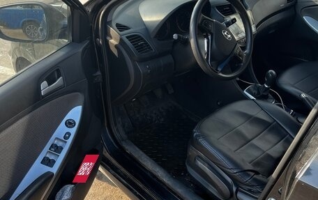 Hyundai Solaris II рестайлинг, 2011 год, 690 000 рублей, 10 фотография