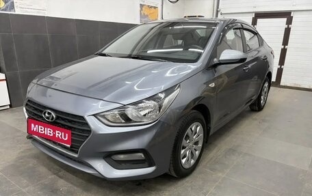 Hyundai Solaris II рестайлинг, 2018 год, 1 350 000 рублей, 1 фотография