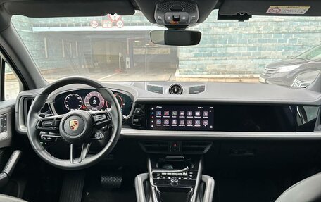 Porsche Cayenne III, 2024 год, 17 000 000 рублей, 16 фотография