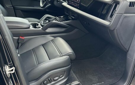 Porsche Cayenne III, 2024 год, 17 000 000 рублей, 14 фотография