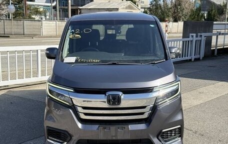 Honda Stepwgn IV, 2021 год, 2 100 000 рублей, 2 фотография