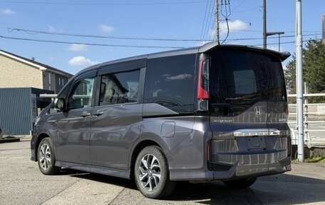 Honda Stepwgn IV, 2021 год, 2 100 000 рублей, 4 фотография