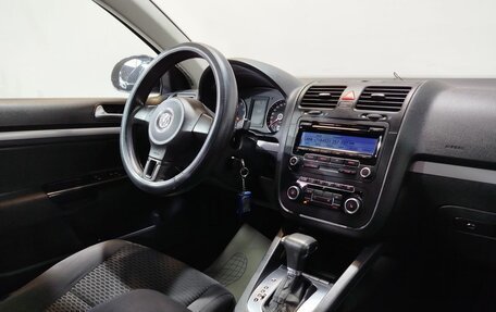 Volkswagen Jetta VI, 2010 год, 780 000 рублей, 11 фотография