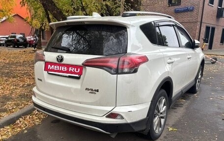 Toyota RAV4, 2017 год, 1 830 000 рублей, 3 фотография