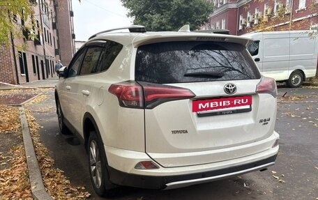 Toyota RAV4, 2017 год, 1 830 000 рублей, 6 фотография