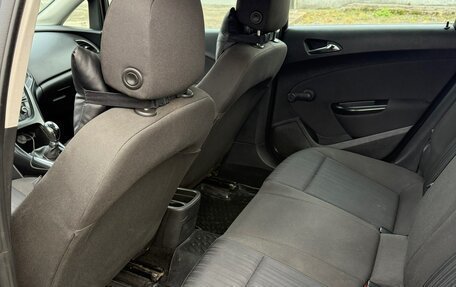 Opel Astra J, 2011 год, 620 000 рублей, 12 фотография