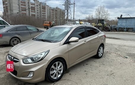 Hyundai Solaris II рестайлинг, 2011 год, 750 000 рублей, 3 фотография