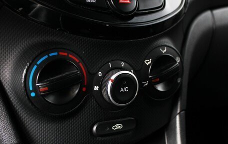 Hyundai Solaris II рестайлинг, 2013 год, 780 000 рублей, 19 фотография