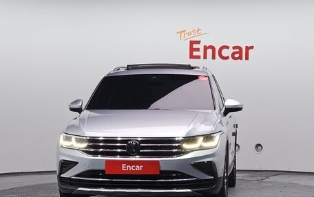 Volkswagen Tiguan II, 2022 год, 3 545 000 рублей, 2 фотография
